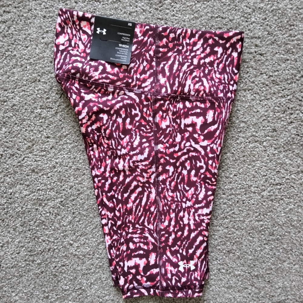 NWT XS UA AOP Active Gym Bike Shorts - Picture 8 of 8